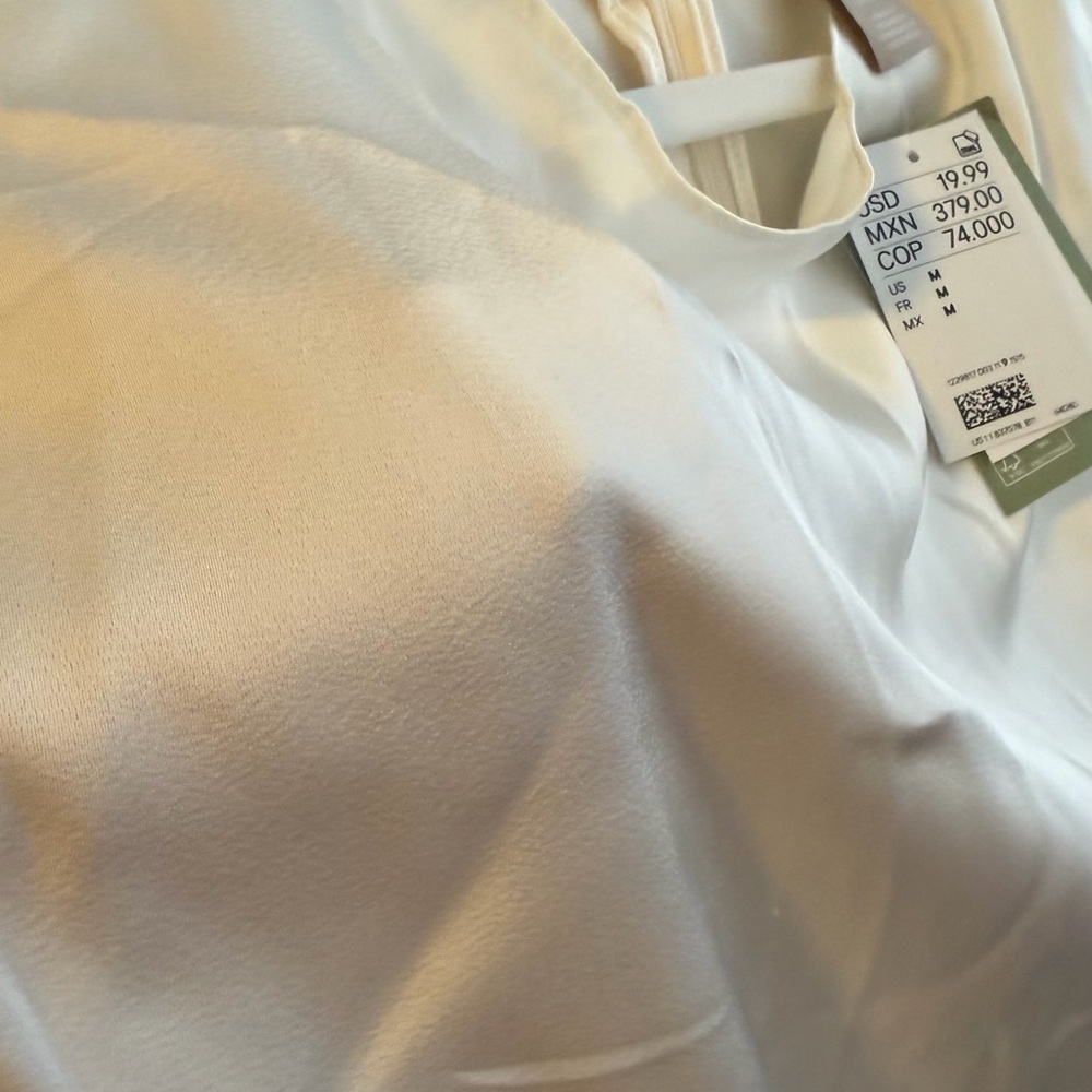 H&M Cream Sleeveless Drape-Front Blouse - Picture 5 of 6